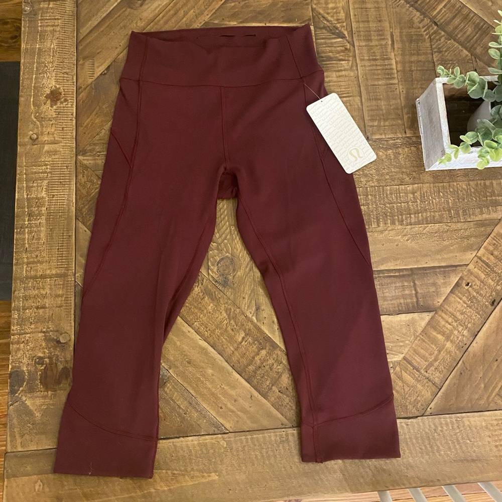 Lululemon In Movement crop Size 8 * New with tags